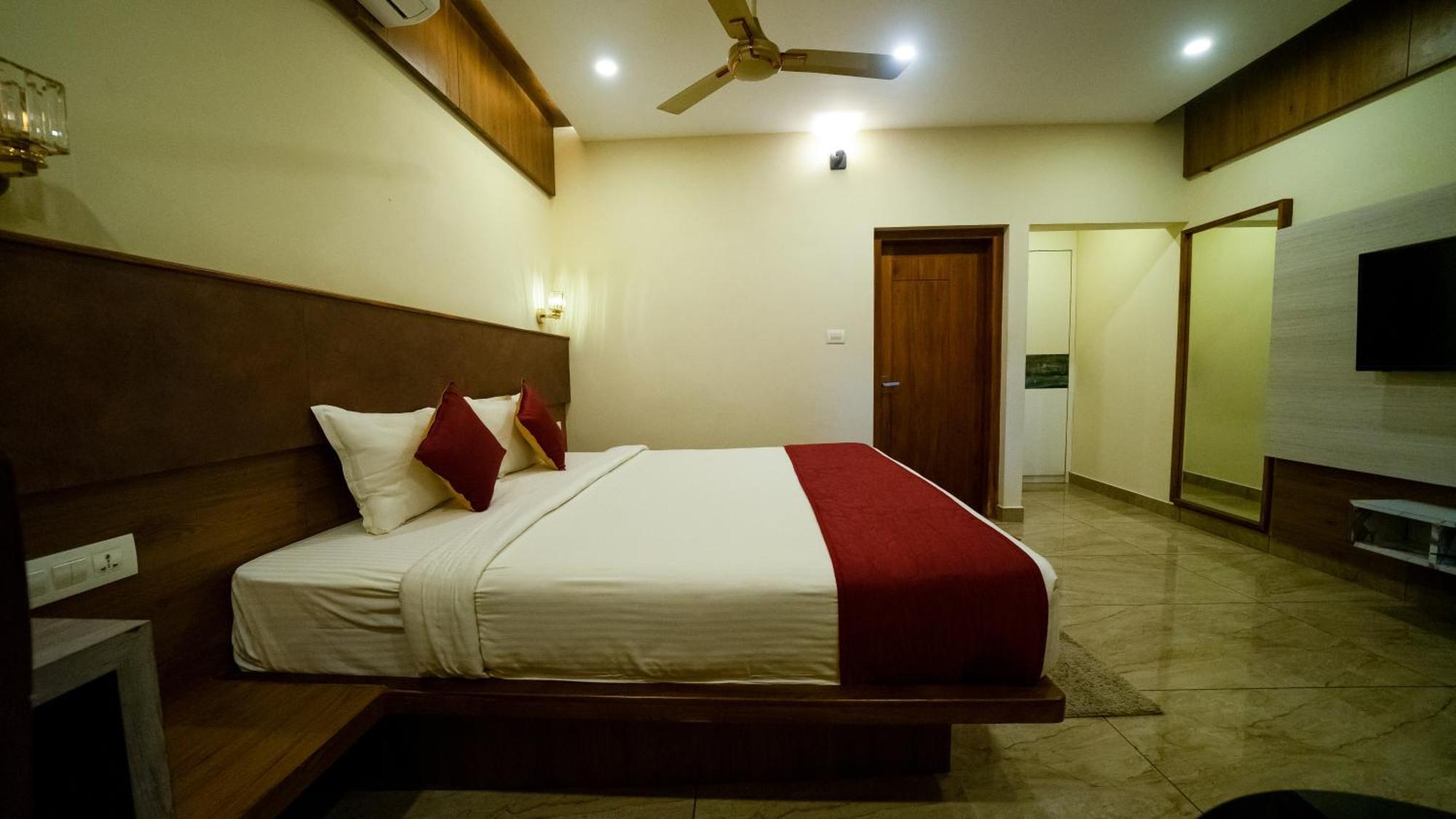 Vythiri Holiday Resort, Wayanad Exterior photo